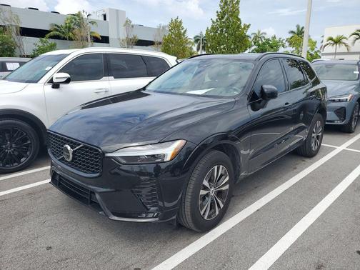 Onyx Black Metallic 2024 Volvo XC60 B5 Core Dark Theme