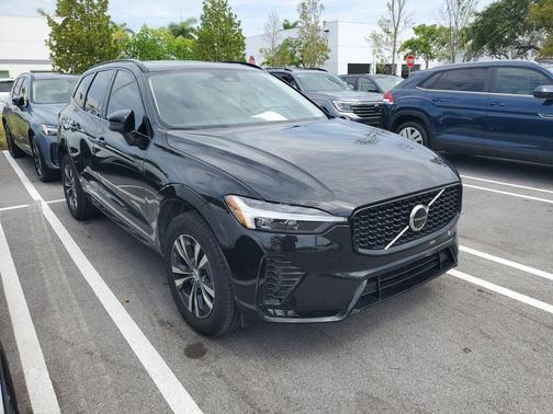 Onyx Black Metallic 2024 Volvo XC60 B5 Core Dark Theme