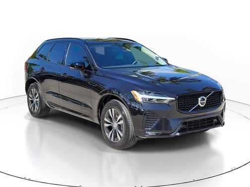 Onyx Black Metallic 2024 Volvo XC60 B5 Core Dark Theme