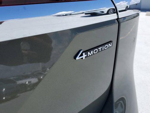 2025 Volkswagen Atlas 2.0T SEL Premium R-Line 4MOTION