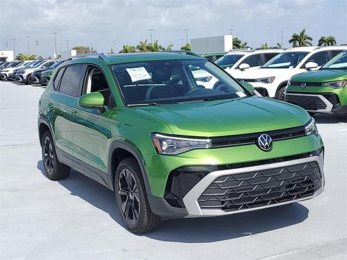 2025 Volkswagen Taos 1.5T SE