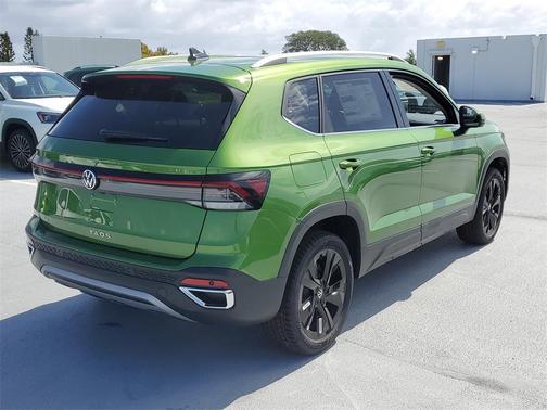 2025 Volkswagen Taos 1.5T SE
