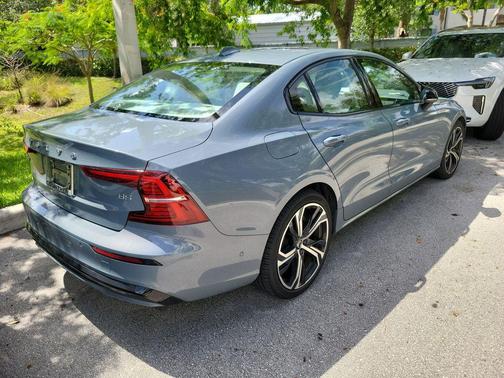 Thunder Grey Metallic 2024 Volvo S60 B5 Plus Dark Theme