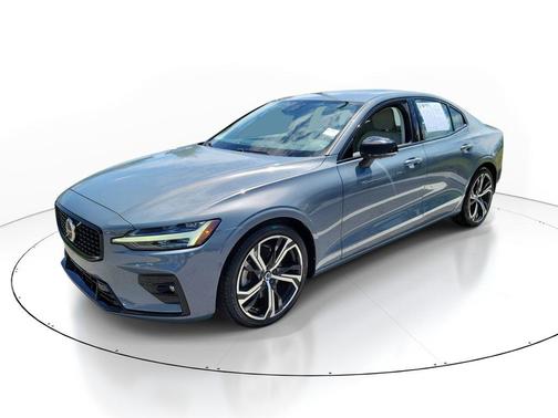 Thunder Grey Metallic 2024 Volvo S60 B5 Plus Dark Theme