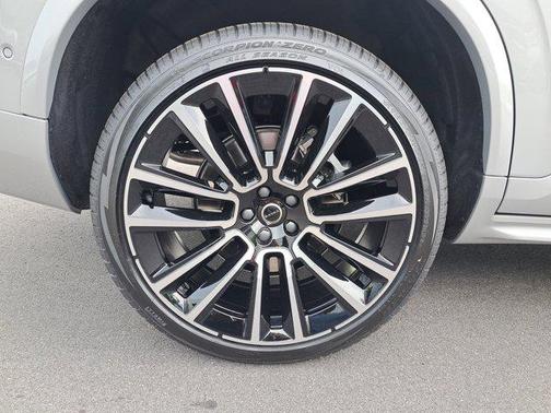 2025 Volvo XC90 B6 Ultra