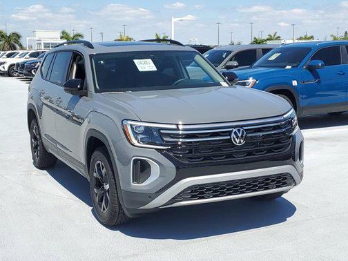 2025 Volkswagen Atlas 2.0T Peak Edition