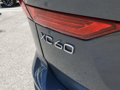 2023 Volvo XC60 B5 Core