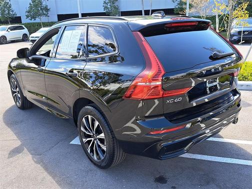 2023 Volvo XC60 B5 Plus Dark Theme