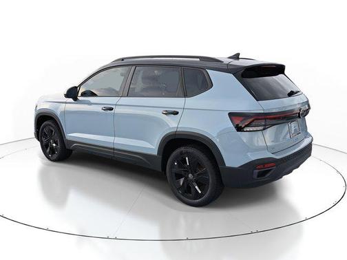 2025 Volkswagen Taos 1.5T SE Black
