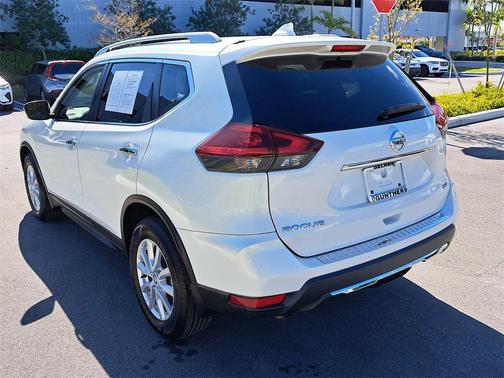 2018 Nissan Rogue SV