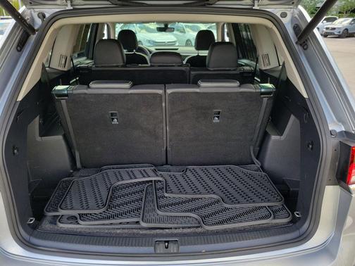 2023 Volkswagen Atlas 3.6L SE w/Technology