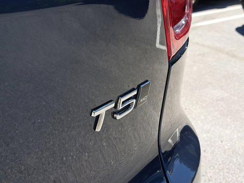 2022 Volvo XC40 T5 Inscription