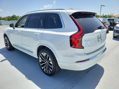 Crystal White Pearl 2027 Volvo XC90 Ultra