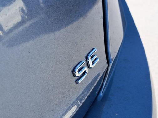 Platinum Gray Metallic 2026 Volkswagen Jetta 1.4T SE