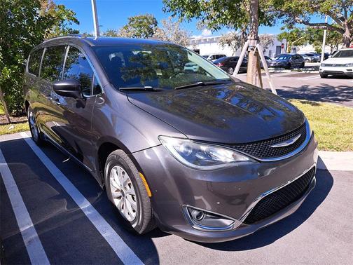 2019 Chrysler Pacifica Touring L