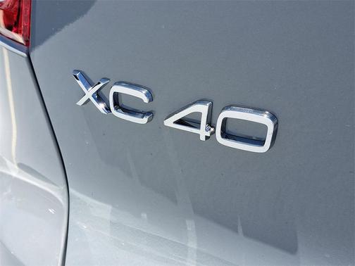 2026 Volvo XC40 B5 Plus