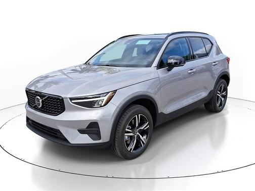 2026 Volvo XC40 B4 Core