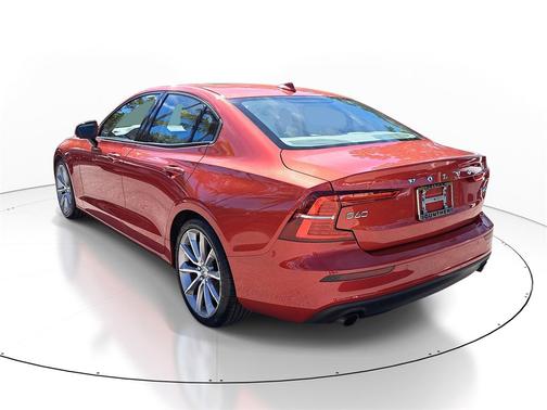 2019 Volvo S60 T6 Momentum