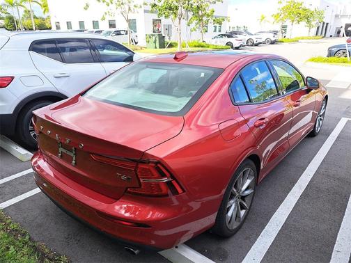 2019 Volvo S60 T6 Momentum