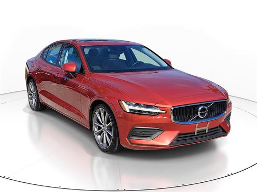 2019 Volvo S60 T6 Momentum