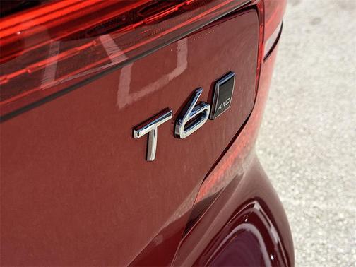 2019 Volvo S60 T6 Momentum