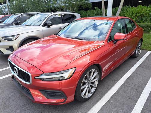 2019 Volvo S60 T6 Momentum