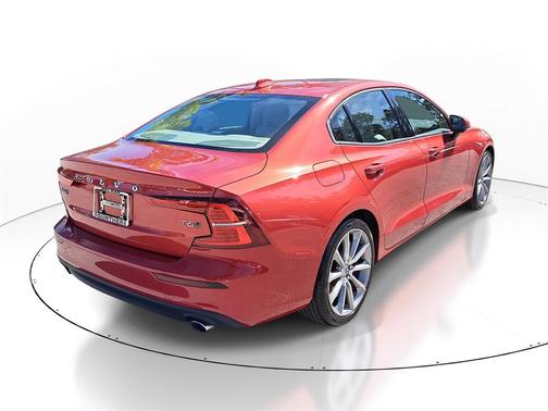 2019 Volvo S60 T6 Momentum