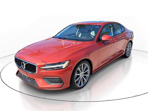 2019 Volvo S60 T6 Momentum
