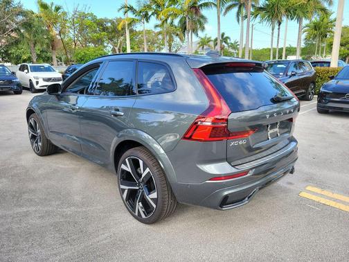 Forest Lake 2026 Volvo XC60 B5 Ultra