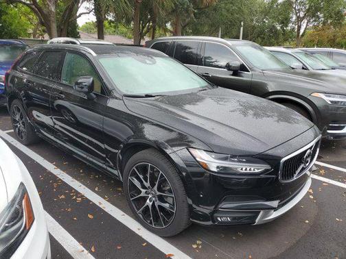 2018 Volvo V90 Cross Country T6