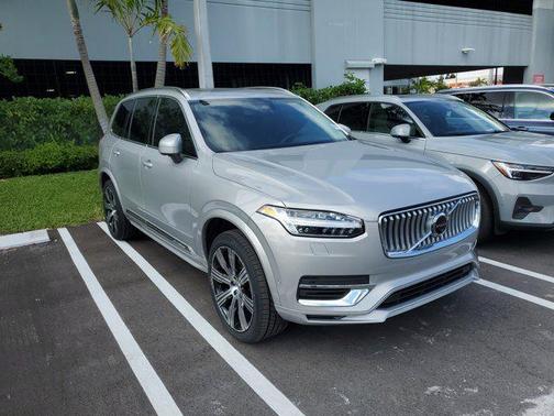 2023 Volvo XC90 Recharge Plug-In Hybrid T8 Plus Bright Theme 7-Seater
