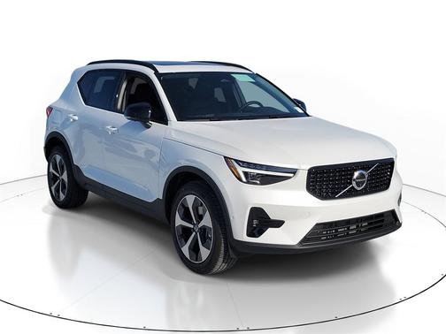 2026 Volvo XC40 Plus, B5 AWD Gas (mild hybrid), Dark