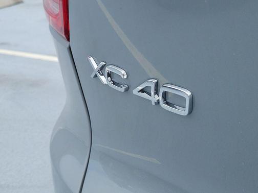 Vapour Grey Metallic 2026 Volvo XC40 Plus, B4 FWD Gas (mild hybrid), Dark