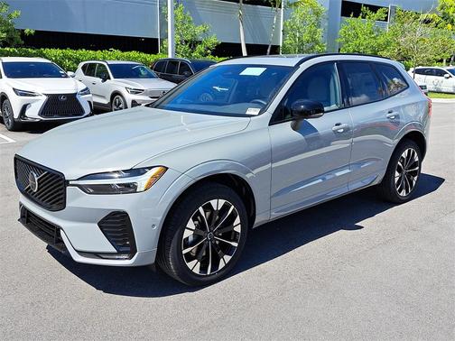2026 Volvo XC60 B5 Plus