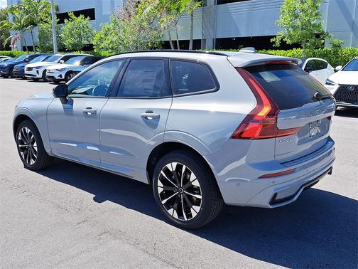 2026 Volvo XC60 B5 Plus