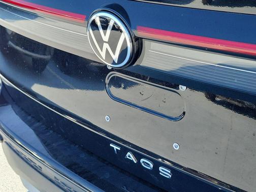 Deep Black Pearl 2026 Volkswagen Taos S