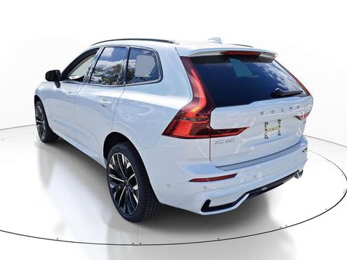 2026 Volvo XC60 B5 Ultra