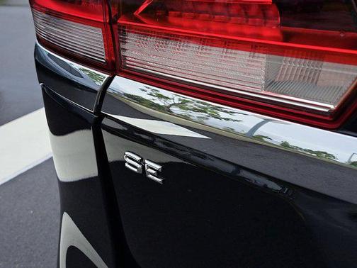 2022 Volkswagen Atlas 2.0T SE w/Technology