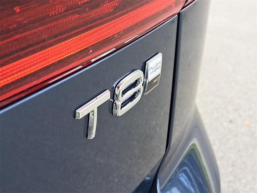 2026 Volvo XC60 Plug-In Hybrid Plus, T8 AWD Electric/Gasoline, Dark