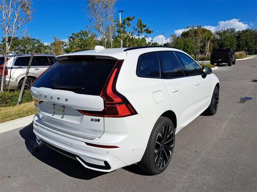 2026 Volvo XC60 B5 Ultra