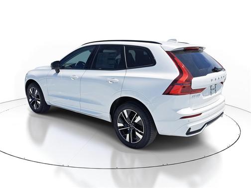2026 Volvo XC60 B5 Core
