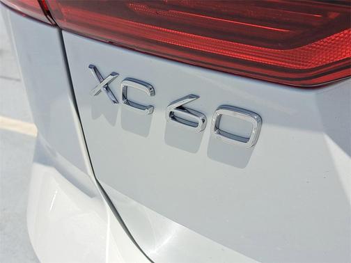 2026 Volvo XC60 B5 Core