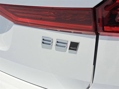 2026 Volvo XC60 B5 Core