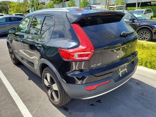 Black Stone 2019 Volvo XC40 T5 Momentum