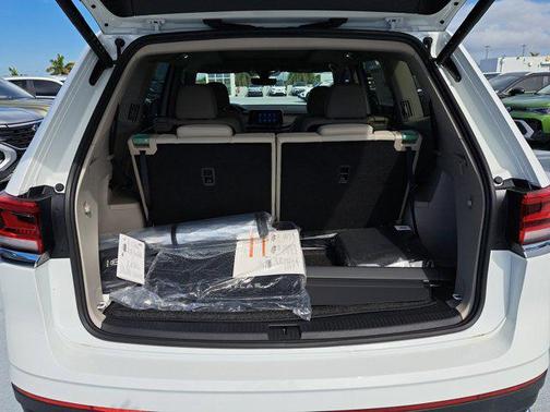 2025 Volkswagen Atlas 2.0T SE w/Technology