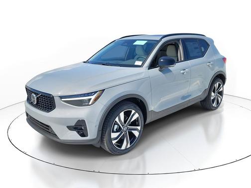 Aurora Silver 2026 Volvo XC40 Ultra, B5 AWD Gas (mild hybrid), Dark