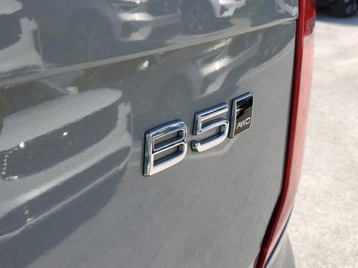 2024 Volvo XC90 B5 Core Bright Theme