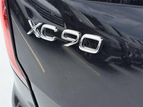 2026 Volvo XC90 B5 Plus 7-Seater