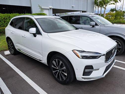 2023 Volvo XC60 B5 Plus Bright Theme