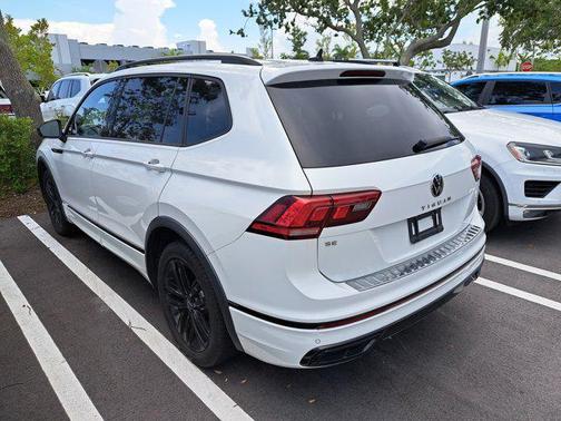 2022 Volkswagen Tiguan 2.0T SE R-Line Black